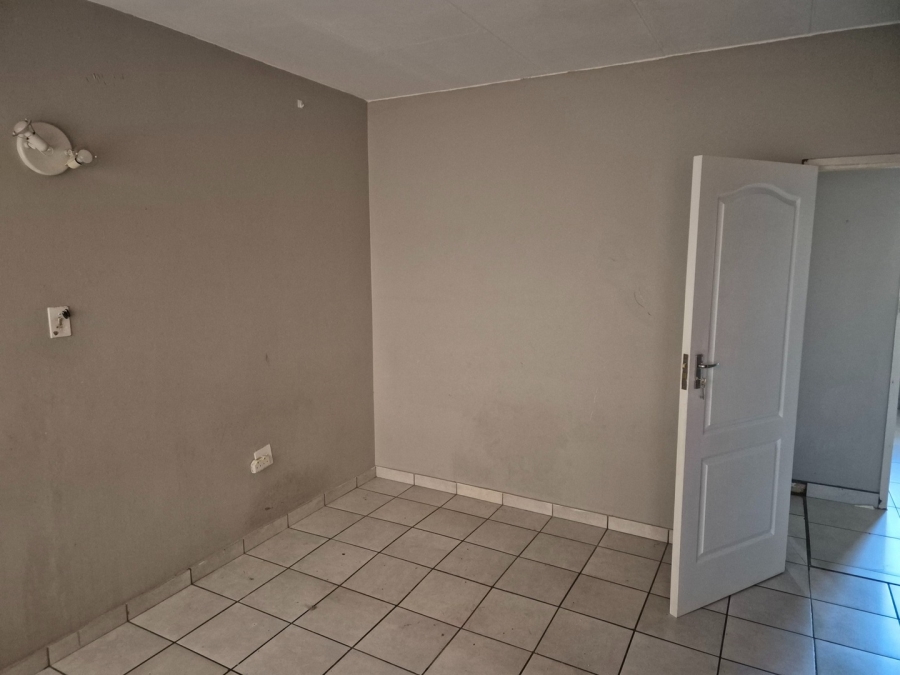 To Let 2 Bedroom Property for Rent in Die Bult North West